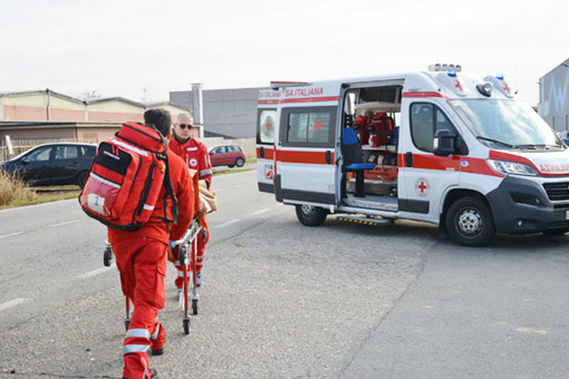 ambulanza-incidente-lavoro