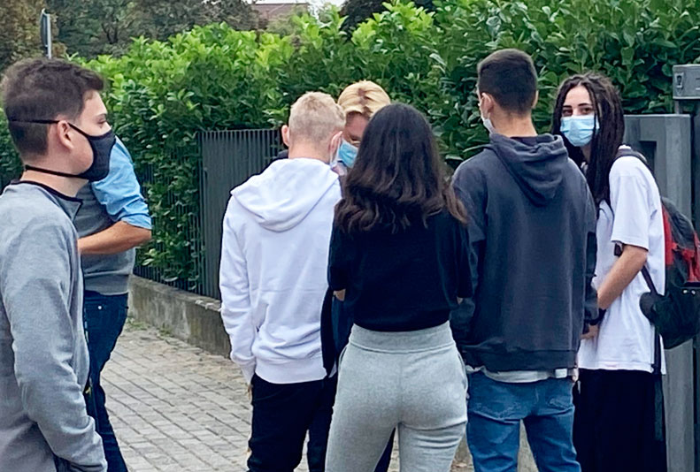 studenti-ai-cancelli