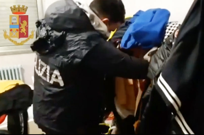 milano-aggressioni-piazza-duomo