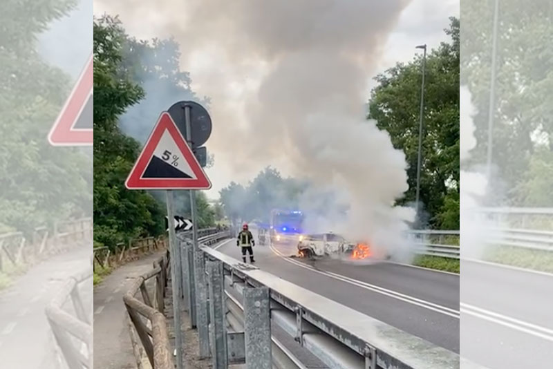 incendio-auto-zibido